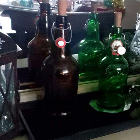 Vintage amber glass bottle with fitted string lights - Picture 2 of 2